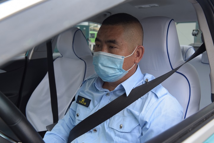 司机统一着装月城出租换新颜